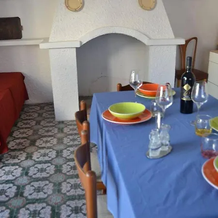 Beautiful On The In Location With Spacious Balcony; Pets Apartment *
